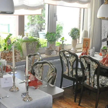 Restaurant Ikaros Hotell 3*